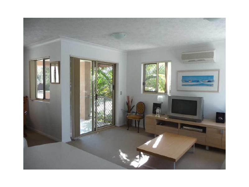 2/20 Oleander Avenue, Biggera Waters QLD 4216