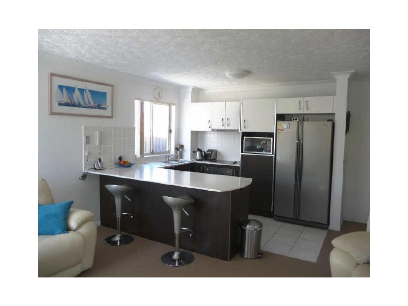 2/20 Oleander Avenue, Biggera Waters QLD 4216