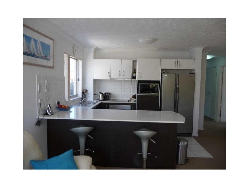 2/20 Oleander Avenue, Biggera Waters QLD 4216