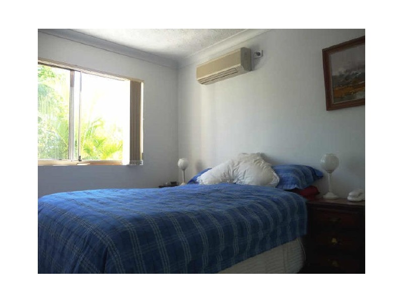 2/20 Oleander Avenue, Biggera Waters QLD 4216