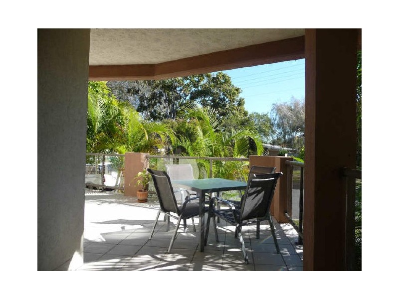 2/20 Oleander Avenue, Biggera Waters QLD 4216