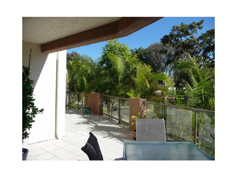 2/20 Oleander Avenue, Biggera Waters QLD 4216