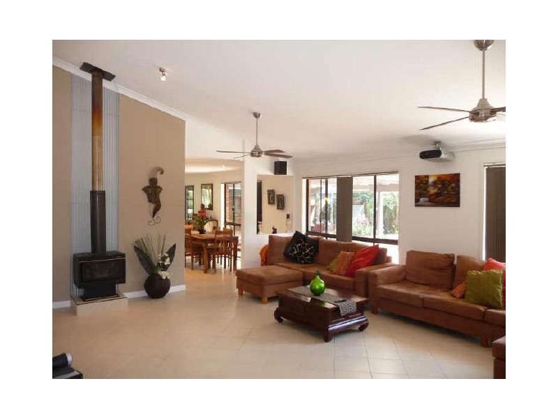 93 California Drive, Oxenford QLD 4210