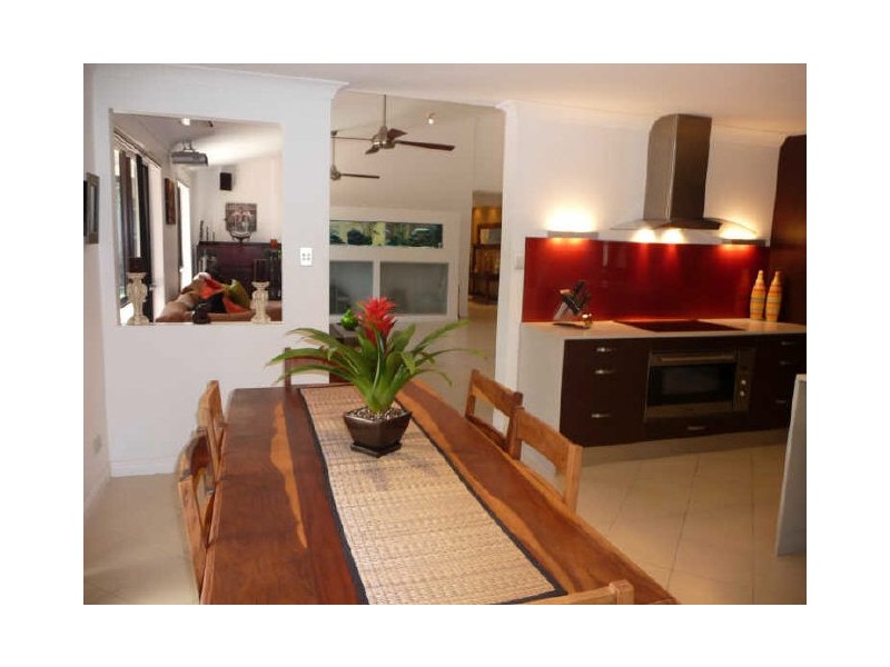 93 California Drive, Oxenford QLD 4210