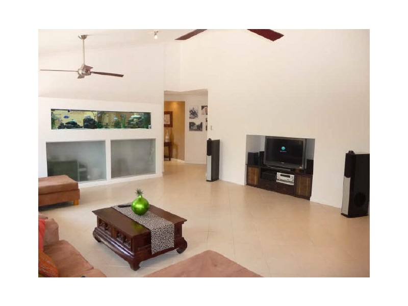 93 California Drive, Oxenford QLD 4210