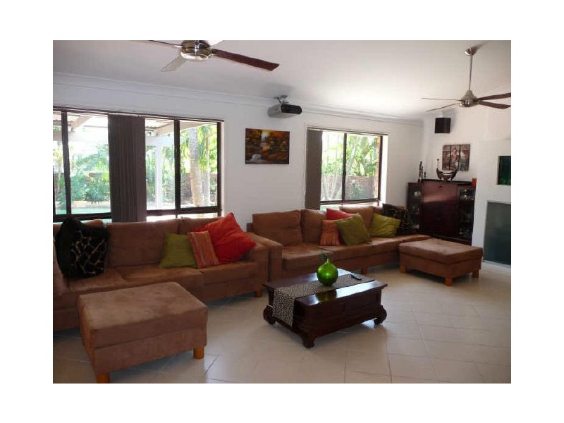 93 California Drive, Oxenford QLD 4210