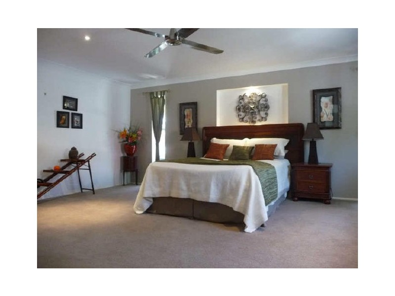 93 California Drive, Oxenford QLD 4210