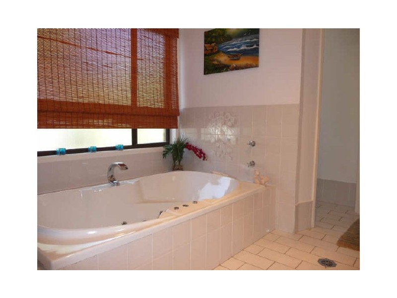 93 California Drive, Oxenford QLD 4210