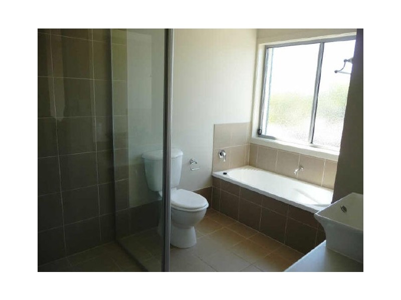 2 & 4/10 Middle Street, Labrador QLD 4215