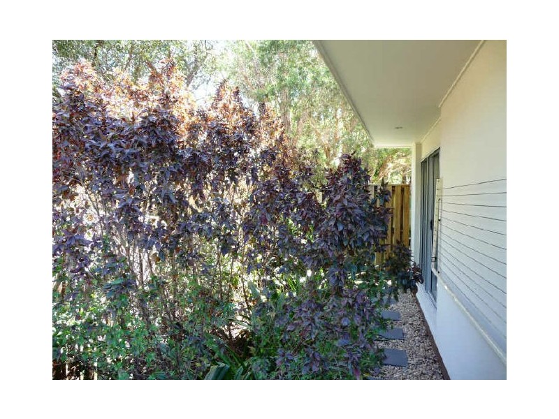 2 & 4/10 Middle Street, Labrador QLD 4215