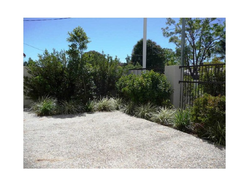 2 & 4/10 Middle Street, Labrador QLD 4215