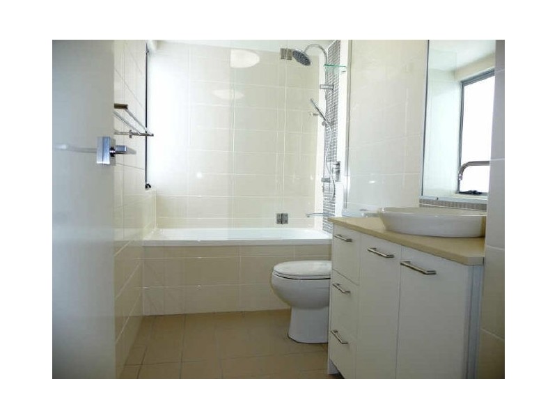 B 103 Sir John Overall Drive, Helensvale QLD 4212