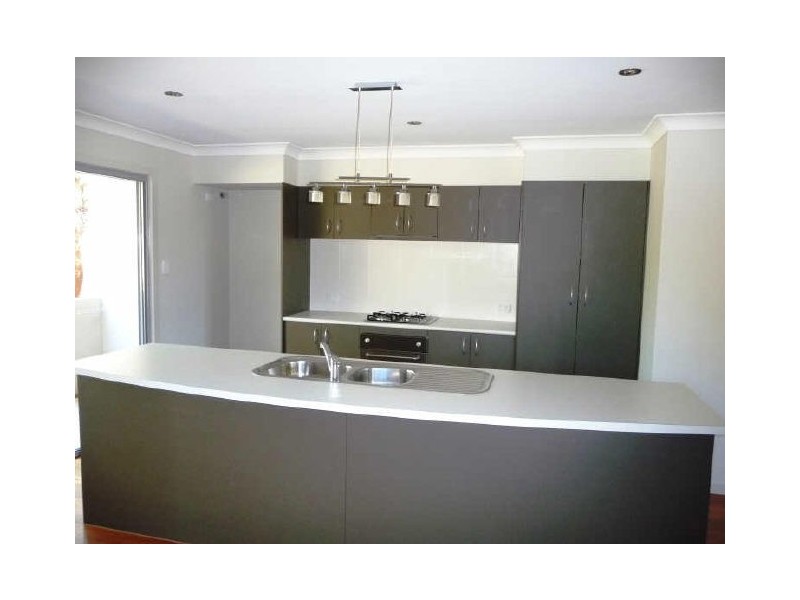 4/10 Middle Street, Labrador QLD 4215