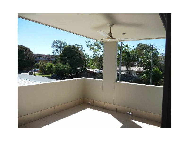 4/10 Middle Street, Labrador QLD 4215