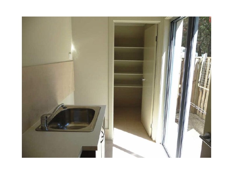 4/10 Middle Street, Labrador QLD 4215