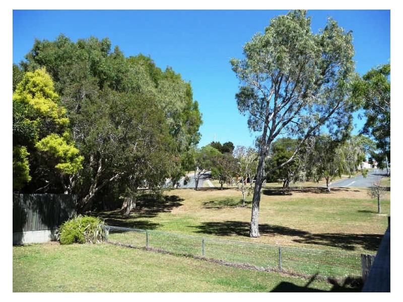 1/10 Middle Street, Labrador QLD 4215