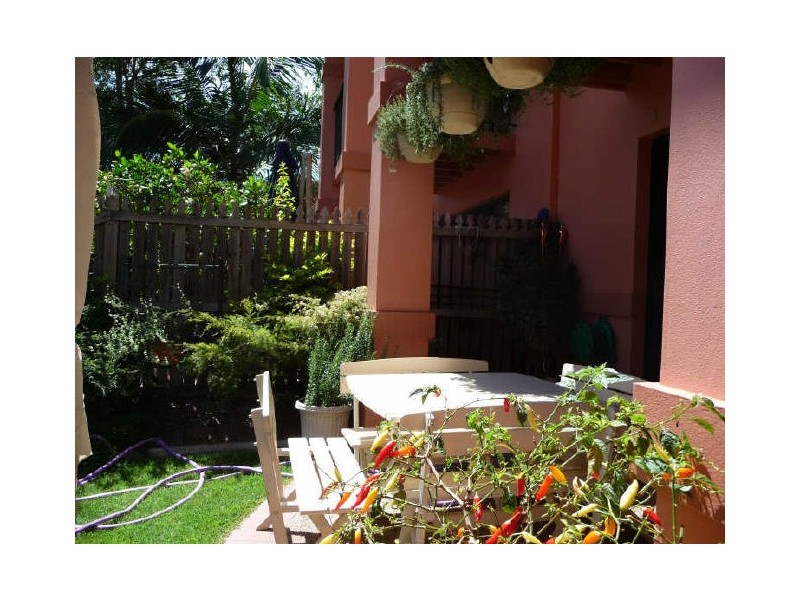 260/125 Hansford Rd, Coombabah QLD 4216