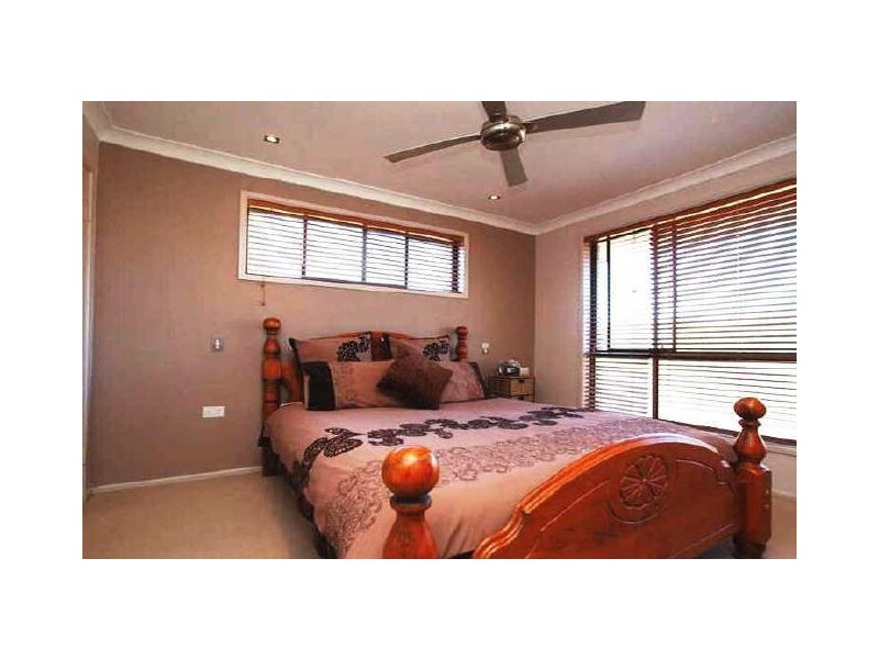 24 Mildura Drive, Helensvale QLD 4212