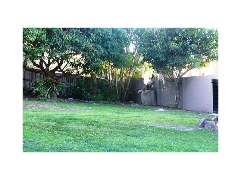 24 Mildura Drive, Helensvale QLD 4212