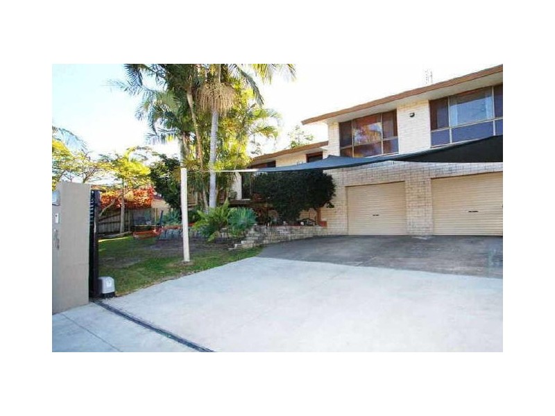 24 Mildura Drive, Helensvale QLD 4212