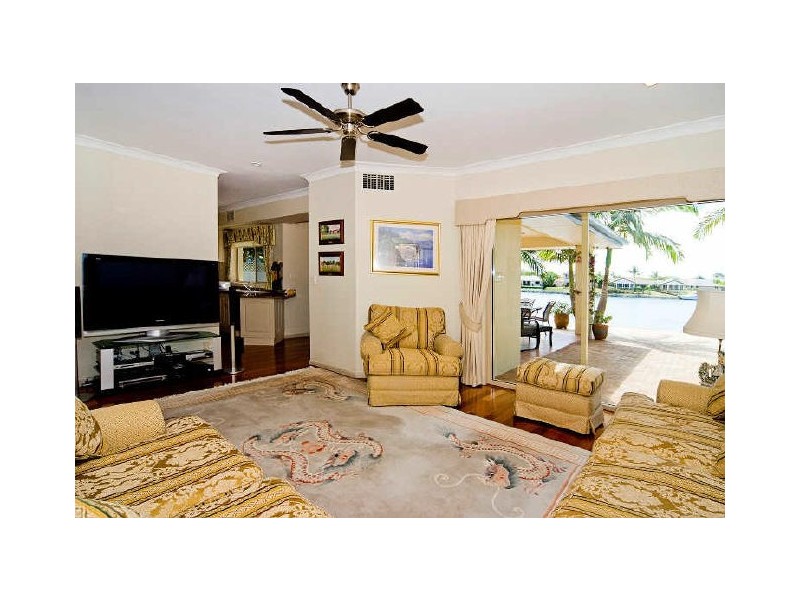 52 Lakeshore Drive, Helensvale QLD 4212