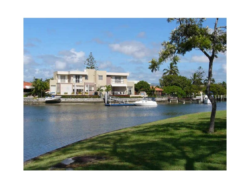 33/11-19 Taylor St, Biggera Waters QLD 4216