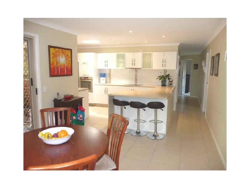 12 White Cap Close, Pacific Pines QLD 4211