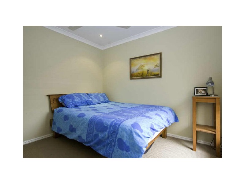 12 White Cap Close, Pacific Pines QLD 4211