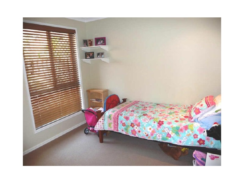 12 White Cap Close, Pacific Pines QLD 4211