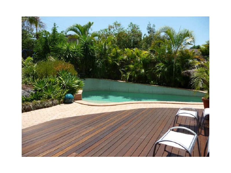 12 White Cap Close, Pacific Pines QLD 4211