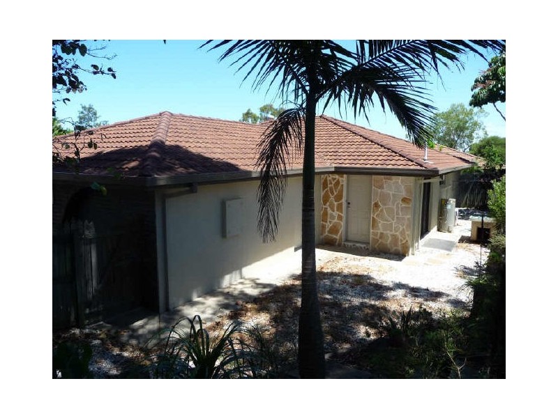 1/11 Robin Joy Close, Labrador QLD 4215