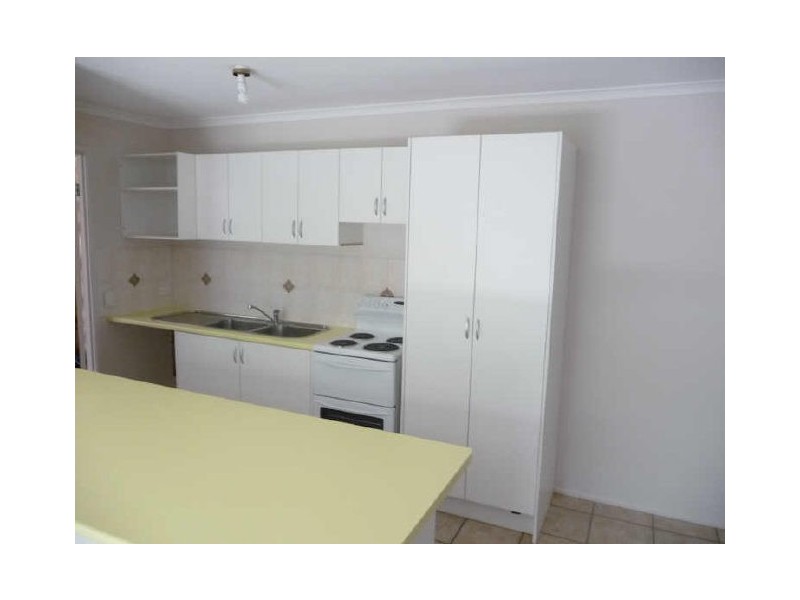 1/11 Robin Joy Close, Labrador QLD 4215