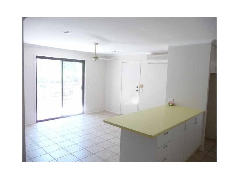 1/11 Robin Joy Close, Labrador QLD 4215