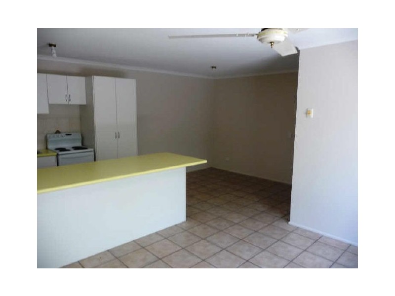 1/11 Robin Joy Close, Labrador QLD 4215