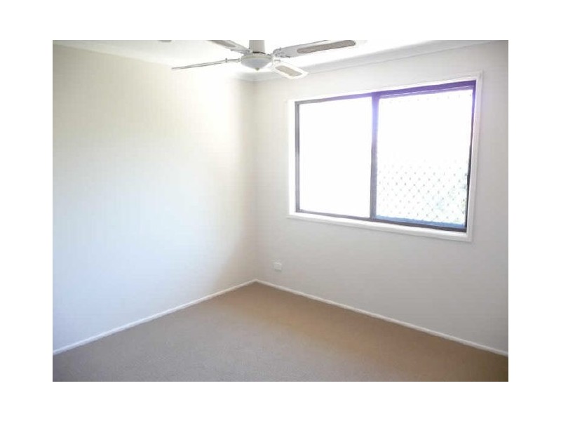 1/11 Robin Joy Close, Labrador QLD 4215