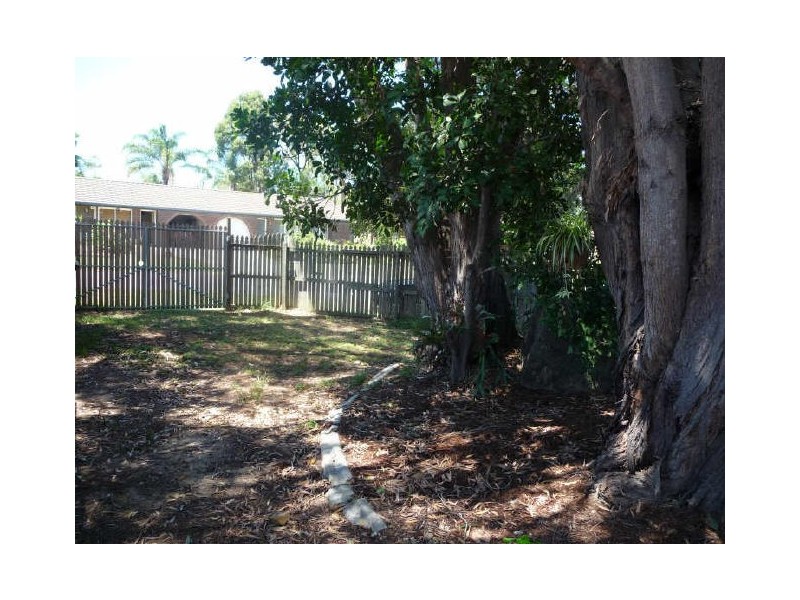 1/11 Robin Joy Close, Labrador QLD 4215