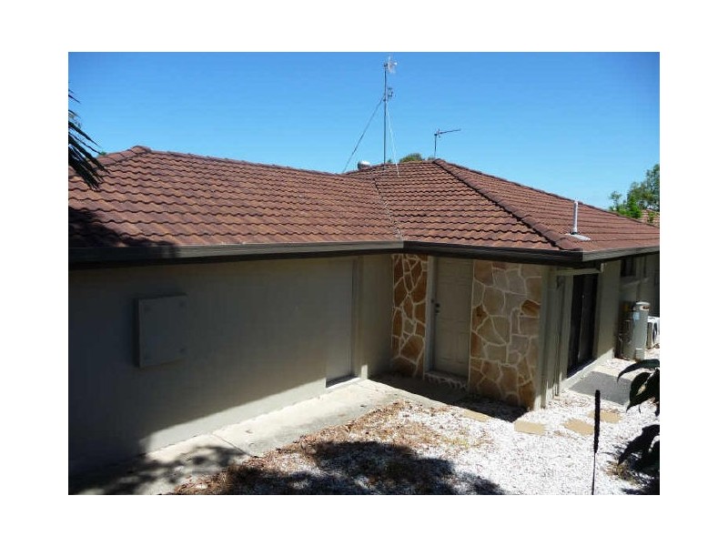 1/11 Robin Joy Close, Labrador QLD 4215