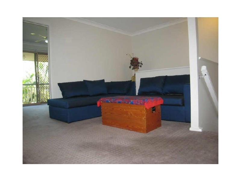 2/421 Oxley Dr, Runaway Bay QLD 4216