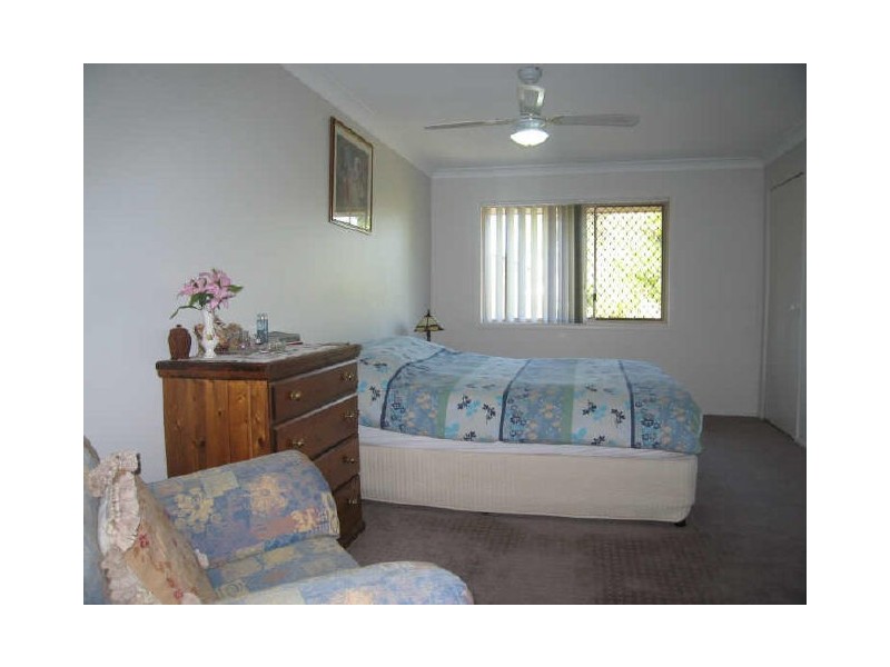 2/421 Oxley Dr, Runaway Bay QLD 4216