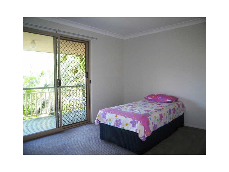 2/421 Oxley Dr, Runaway Bay QLD 4216