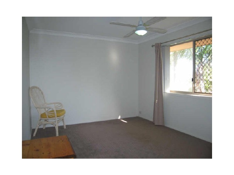 2/421 Oxley Dr, Runaway Bay QLD 4216