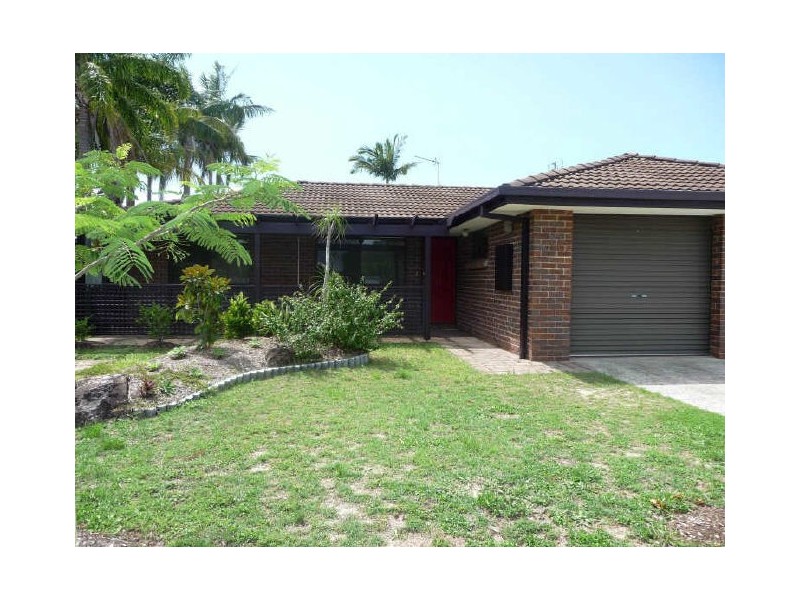 2/96 Kangaroo Ave, Coombabah QLD 4216