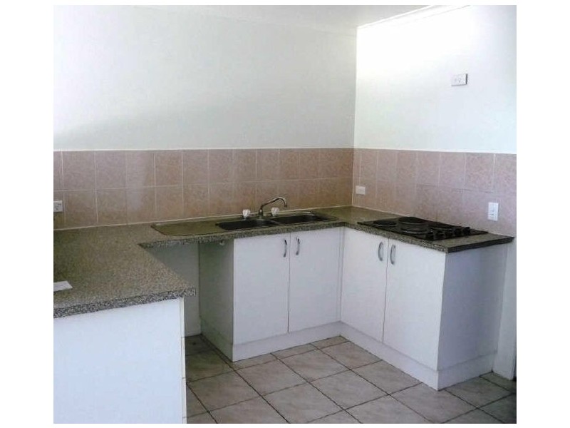 2/96 Kangaroo Ave, Coombabah QLD 4216