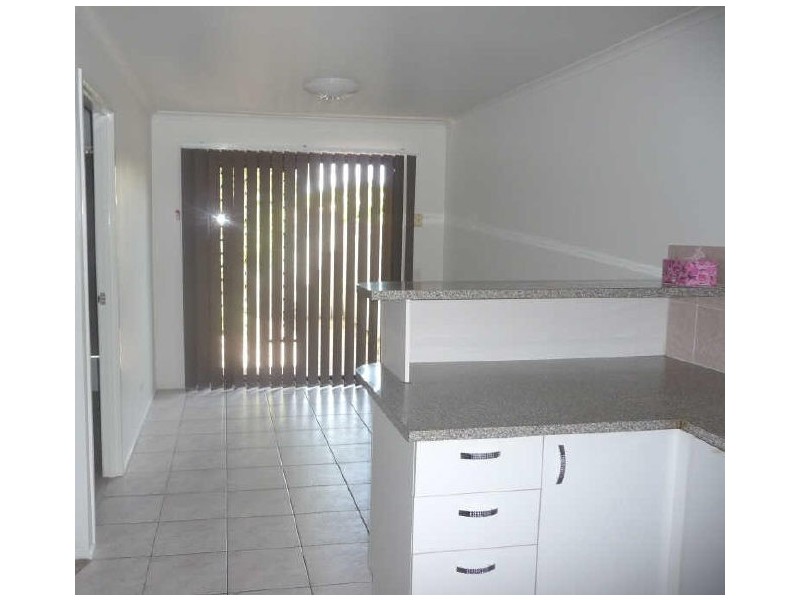 2/96 Kangaroo Ave, Coombabah QLD 4216