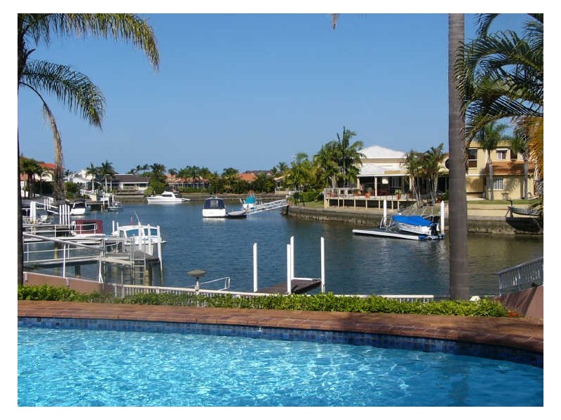 68 Pebble Beach Drive, Runaway Bay QLD 4216