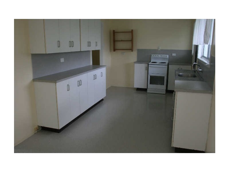 6 Kathleen Street, Sarina QLD 4737