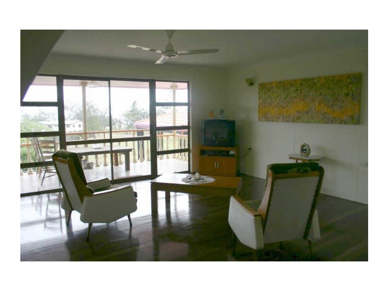 9 Crichton Street, Sarina Beach QLD 4737
