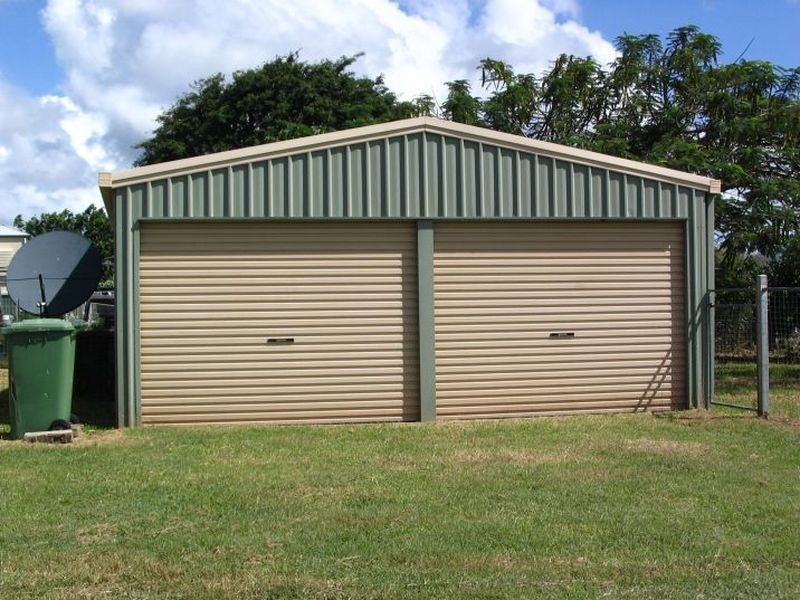 31 Cemetery Road, Sarina QLD 4737