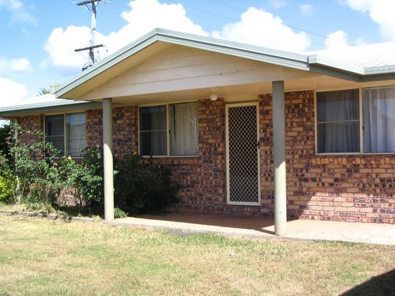 31 Cemetery Road, Sarina QLD 4737