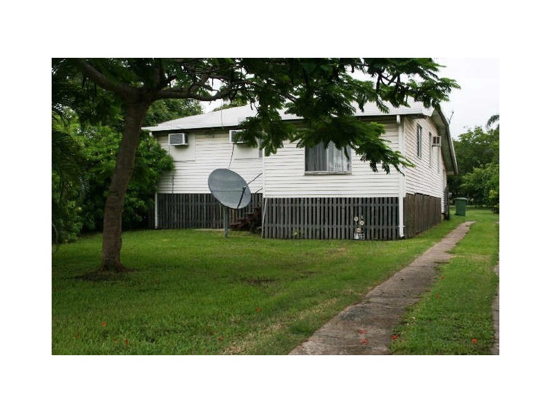 75 Broad Street, Sarina QLD 4737